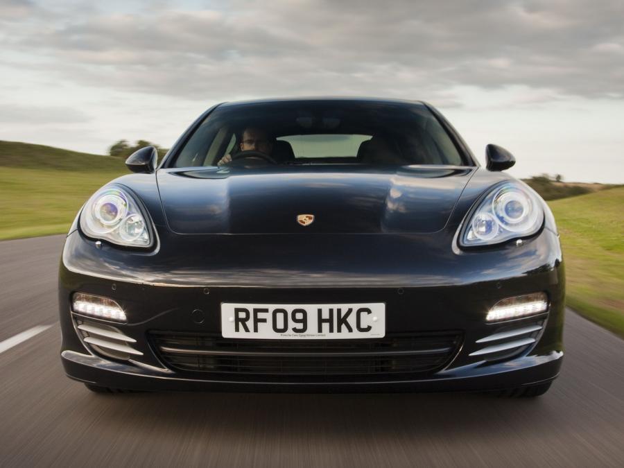  Porsche Panamera 4S 2009 года  (UK) (фото 12 из 17)
